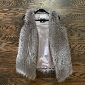 The coolest kensie grey fuzzy vest